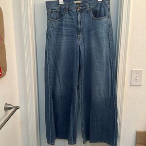 LEVI XL FLOOD SIZE 32 wide leg jeans